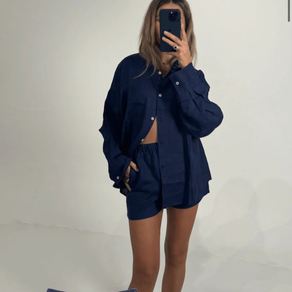PARKE navy blue linen short
